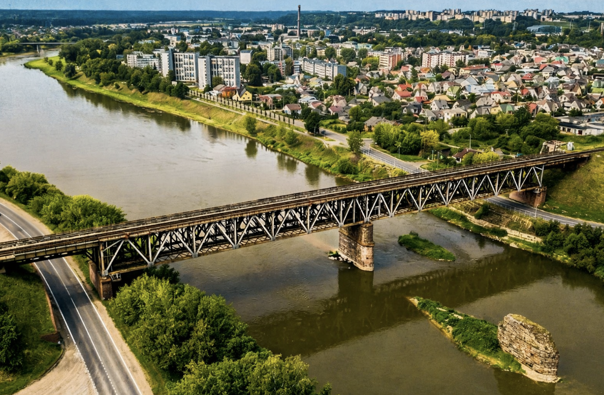 Jonava iš aukštai – Neries upė, tiltai ir miesto panorama